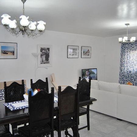 Apartamentos Mota Nazare Luaran gambar