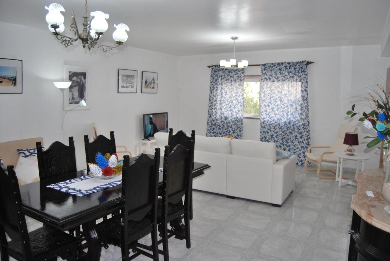 Apartamentos Mota Nazare Luaran gambar
