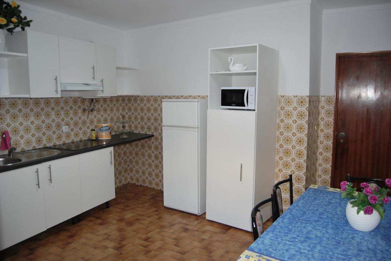 Apartamentos Mota Nazare Luaran gambar