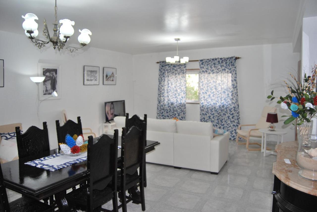 Apartamentos Mota Nazare Luaran gambar